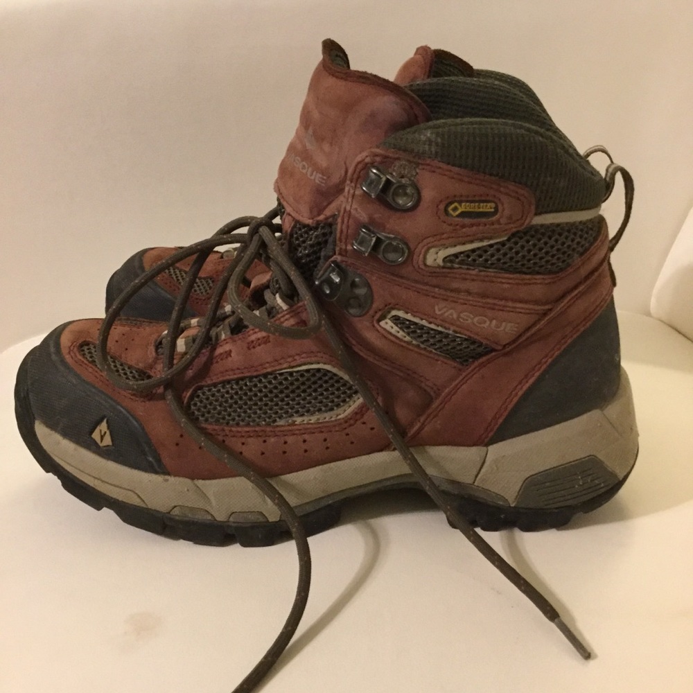 Vasque Hiking Boots 🥾